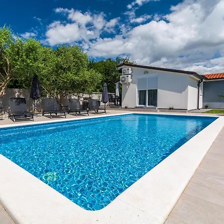 Kuca Za Odmor Lilly Пула