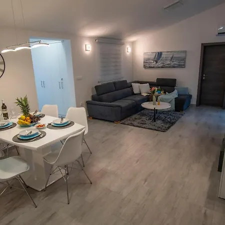 Kuca Za Odmor Lilly Villa Póla