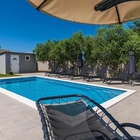 Kuca Za Odmor Lilly Villa Póla